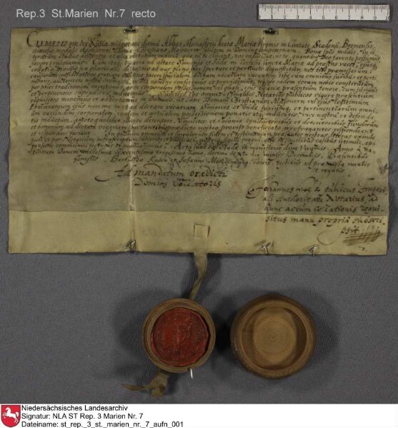 1639, Dezember 16; Marienkloster zu Stade Clemens von der Kuhla, Abt des Marienklosters zu Stade, verleiht dem Thomas Christian Majoner die derzeit vakante Vikarie St. Simon &amp; Juda in der Klosterkirche. Siegelankündigung des Ausstellers. Zeugen sind die Laien Berthold Rohde und Johann Meckelnburg. Kollationsvermerk des Notars Johannes Holste. "Anno a nativitatie Domini Millesimo Sexcentesimo Trigesimo Nono, decimo sexto die mensis Decembris". Ausf., Perg.; das angekündigte Siegel in Holzkapsel anhängend