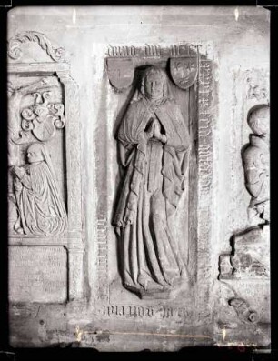 katholische Pfarrkirche; Grabstein Katharina von Finsterlohr