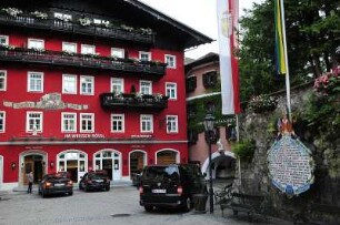 Sankt Wolfgang - Hotel : Blick auf die Fassade des bekannten Hotels "Zum Weißen Rössel" in Sankt Wolfgang, aufgenommen 2008