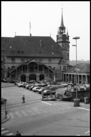 Fribourg: Platz vor dem Rathaus mit Route des Alpes