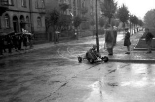 Freiburg: Go-Kart-Rennen in der Runzstraße