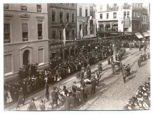 Trauerzug bei der Beerdigung von Professor Andreas Achenbach, Schadowstraße am Wehrhahn, Düsseldorf