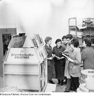 Bibliotheken und Büchereien und Buchläden