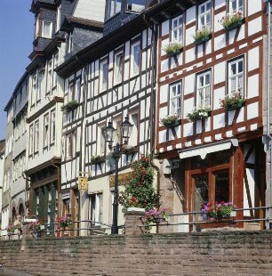 Gelnhausen. Untermarkt. Häuser an der Nordseite von Südosten