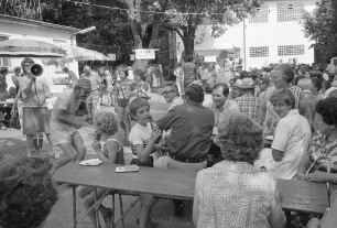 Bürgerfest in Knielingen zu Gunsten der Renovierung der evangelischen Kirche Knielingen