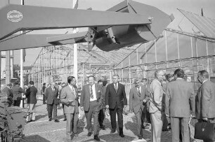 Ausstellung "Technik im Gartenbau" auf dem Festplatz.
