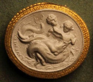 Triton entführt eine Nymphe (Daktyliothek, Erstes Mythologisches Tausend)