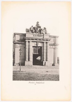Marstallgebäude, Potsdam: Ansicht des Seitenportals