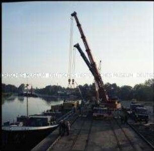 VE Kombinat Deutrans: Gütertransport im Hafen von Königswusterhausen