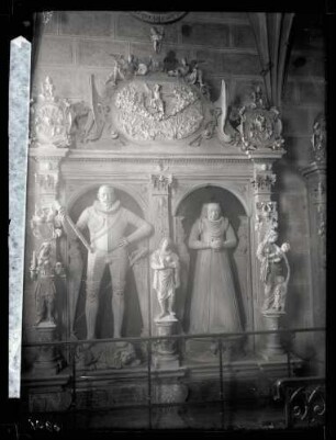 Kirche; Grabmal Burkhard Sturmfelder und gemahlin Anna, 1599