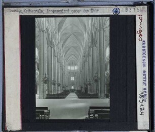 Bourges, Kathedrale Saint-Étienne : Innenansicht gegen den Chor