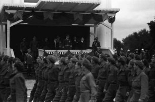 Chisinau: Vorbeimarsch von Jugendorganisationen