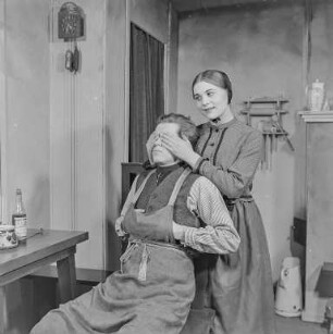 Sorbisches Volkstheater: Szenenfoto "Die drei Eismänner" : Lohsa. Aufführung des Theaterstückes "Die drei Eismänner" mit Schauspielern des Deutsch-Sorbischen Volkstheaters Bautzen