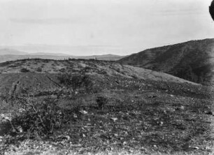 Gebirgslandschaft : Blick auf die Gegend um die Stadt Sucre.
