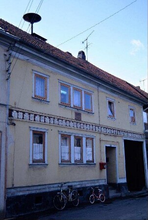 alte Gemeindeverwaltung, Haus mit Stuckfries, derzeit Heimatstube