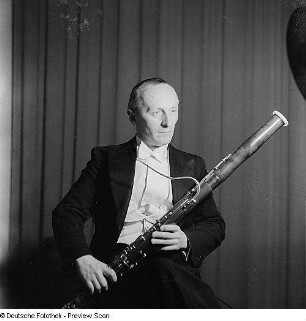 Porträt Herr Wappler (Musiker der Staatskapelle) mit Fagott