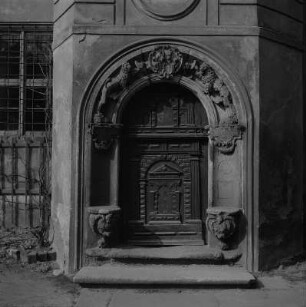 Meißen. Portal mit Wappen