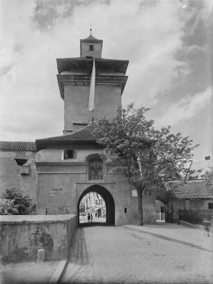 Nördlingen, Reimlinger Tor : Nördlingen. Reimlinger Tor. Blick zur Stadt