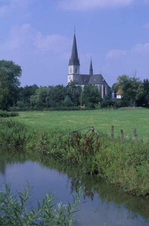 Katholische Pfarrkirche Sankt Ida