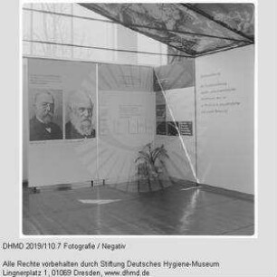 Nationale Hygiene-Ausstellung - Raum 1 - wissenschaftliche Hygiene, Bakteriologie, Seuchengesetzgebung und Sozialversicherung vor 1945