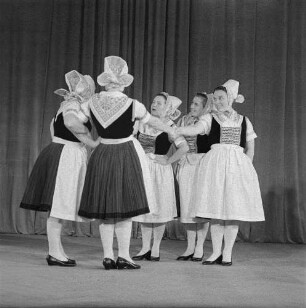 Staatliches Ensemble für sorbische Volkskultur. Chor und Solisten