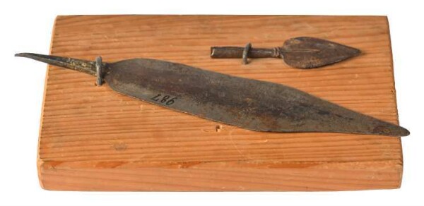 2 Spearheads