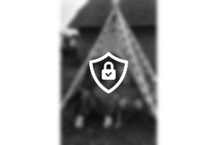Lasbeker Straße 1: Tremsbütteler [Name maskiert] Flohmarkt: Kinder in Tipi