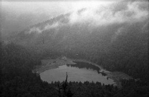 Vogesen: Lac de Blancemer, Blick von der Route des Crêtes auf den Lac de Blanchemer