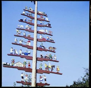 [Grassau:] Maibaum in Oberbayern