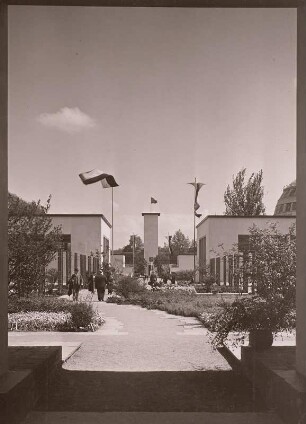 Großer Garten, Stübelplatz, Lennéstraße : Reichsgartenschau, Hallenstadt, Blick vom Brunnenhof zum Turmhof