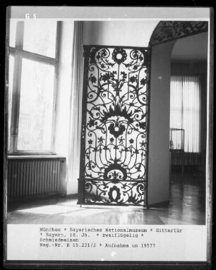 Gittertür