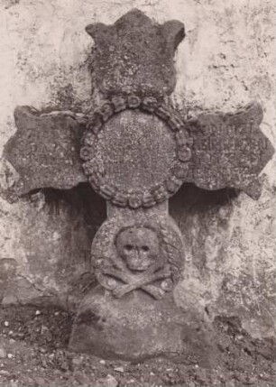 alter Friedhof. Grabkreuz, 17. Jahrhundert