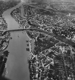 Archivfotografie "mannheim_luftaufnahmen_bruecken_2295m"