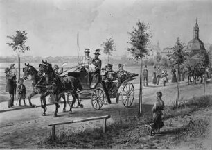 Kaiser Wilhelm II. auf einer Kutschfahrt durch Loschwitz : Kaiser Wilhelm II. auf einer Kutschfahrt durch Loschwitz. Druck (bezeichnet 26. August 1898). Privatbesitz