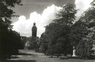 Leipzig, Promenadenring : Leipzig. Promenadenring zwischen Schillerstraße und Roßplatz. Blick gegen das Neue Rathaus