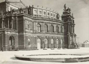 Dresden, Semperoper, Ansicht von Südosten