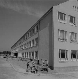 Dresden. Schule, Kinder beim Arbeitseinsatz