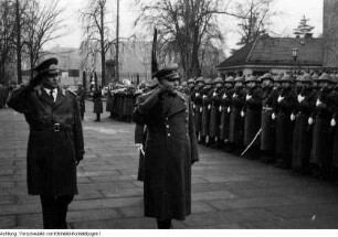 Dresden. Rodion Jakowlewitsch Malinowski, Verteidigungsminister der UdSSR und Marschall der Sowjetunion, während seines Besuches der Militärakademie Dresden der NVA, 4. April 1964