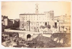 Kapitol, Rom: Blick auf das Kapitol vom Forum Romanum