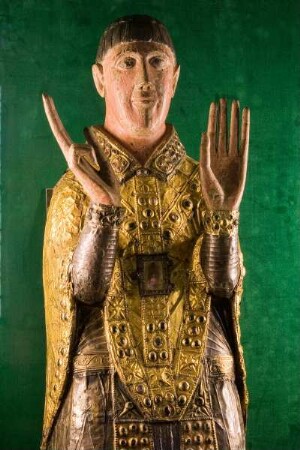 Frankreich. Auvergne. Cantal. Maurs. Kirche. 14 Jahrhundert. Büstenreliquiar des heiligen Cäsarius. Goldschmiedearbeit aus dem 13 Jahrhundert