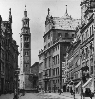 Augsburg, Maximillianstraße mit Perlachturm und Rathaus