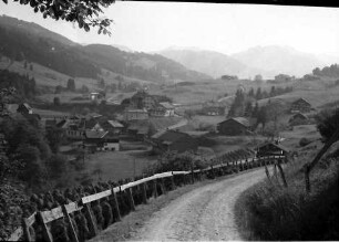 Gunzesried: Blick vom Bergweg auf Gunzesried