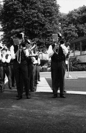 Freiburg: Festzug-Musiker in Tracht