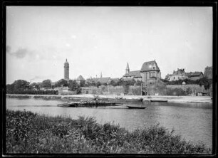 Höchst am Main. Stadtteilansicht vom linken Mainufer