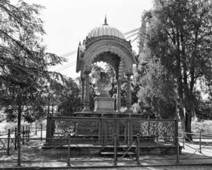 Monumento funebre dell'Indiano & Denkmal des Maharadschas