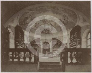Bibliothek mit Kuppel im Augustiner-Kloster Sagan