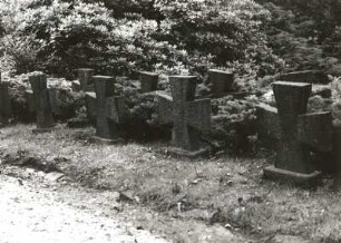 Meerane, Schönberger Straße. Friedhof. Grabkreuze für Gefallene des 1. Weltkrieges