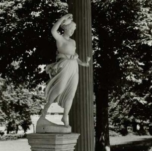 Hebe: Kopie der Berliner Figur der Hebe