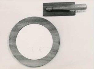 Wandspiegel und Bürstengarnitur von Johann Kunst und Günther Kunst