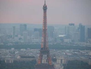 Eiffelturm und westliche Vorstädte vom Tour Montparnasse gesehen